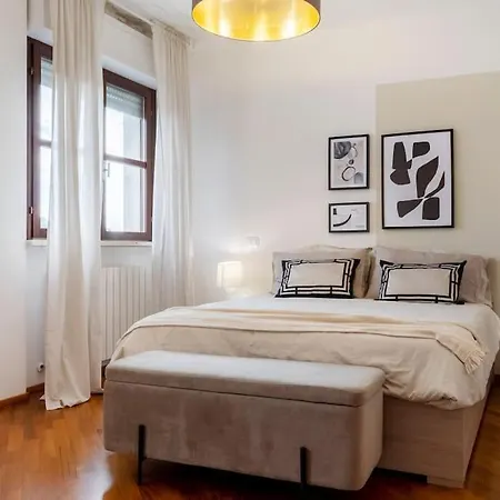 Exclusive Penthouse With 60 M2 Panoramic Terrace Appartamento